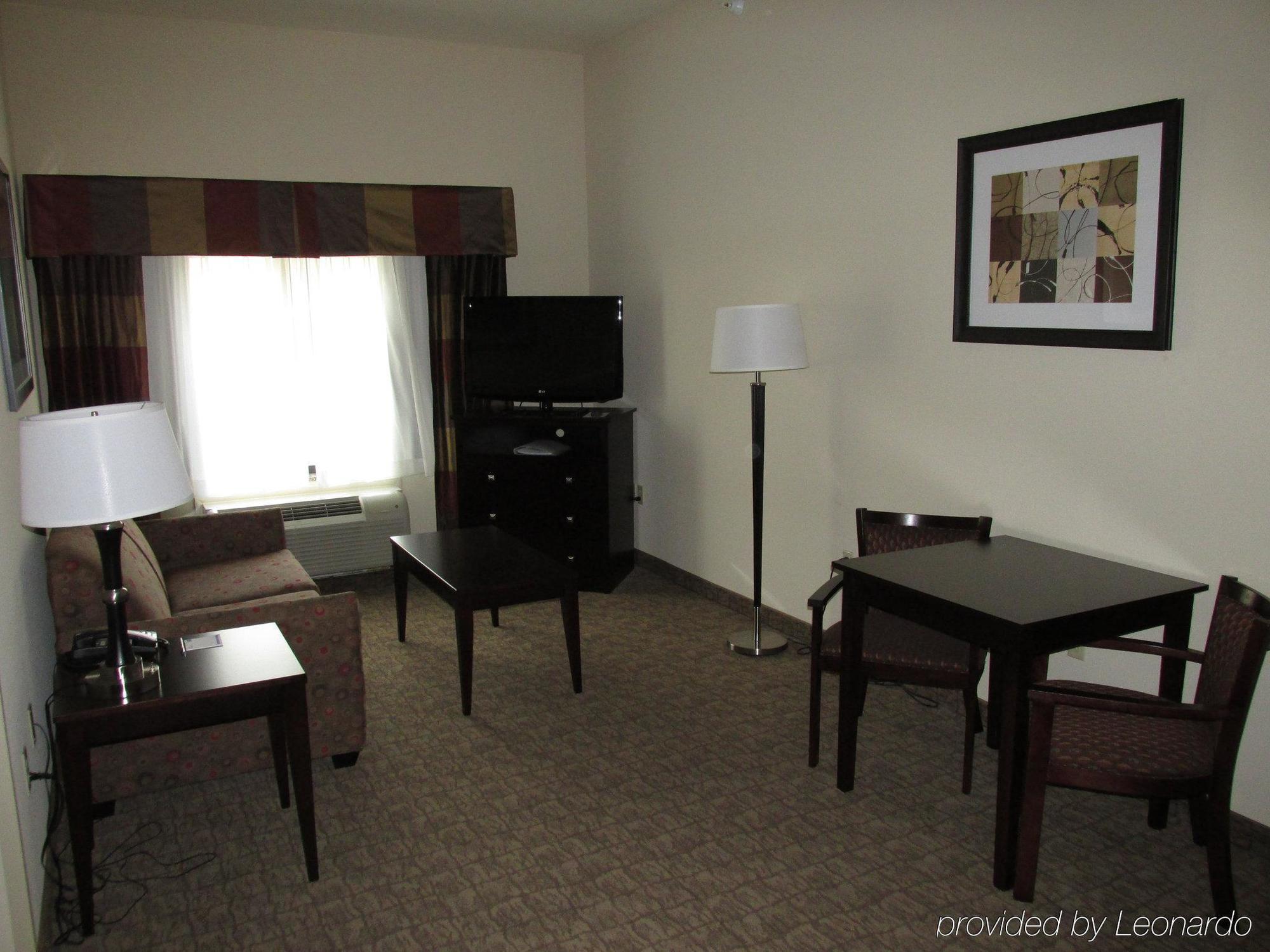 Holiday Inn Express And Suites Wheeling By Ihg Triadelphia Exterior foto